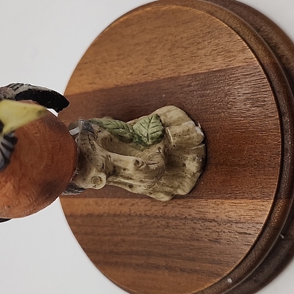 Vintage Lefton China Robin Hand Painted on Wood Stand - Picture 8 of 9